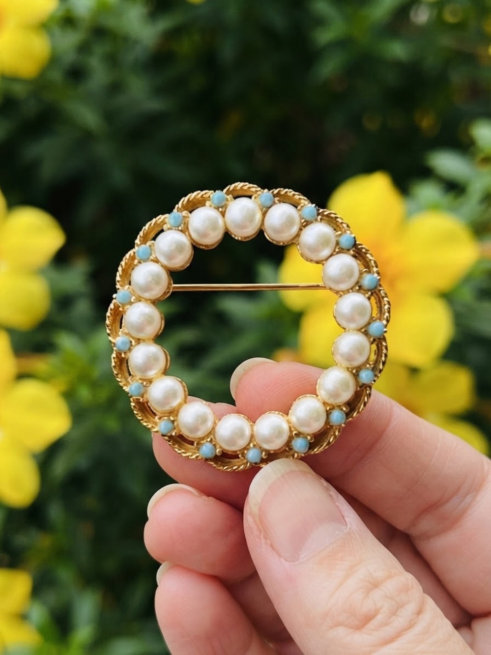 Vintage Keyes Faux Pearl & Turquoise Circle Brooch
